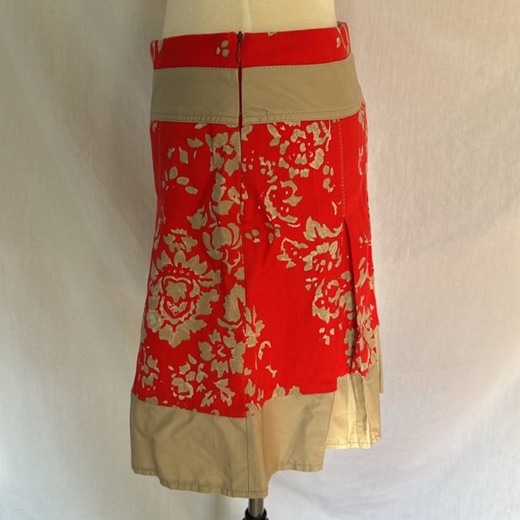 SFIZIO size 6 Floral Red and Tan Skirt - Picture 2 of 4